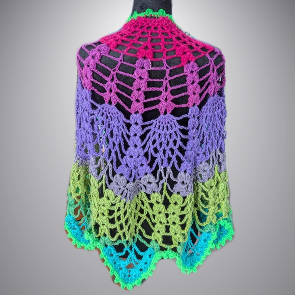 Summer Breeze Pineapple Lace Shawl - Picture 2 of 2